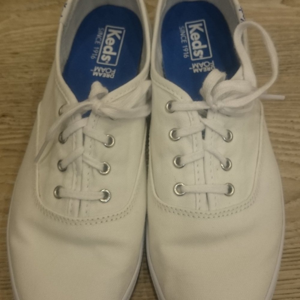 Keds Womens White Canvas Champion Sneaker Excellent Condition
